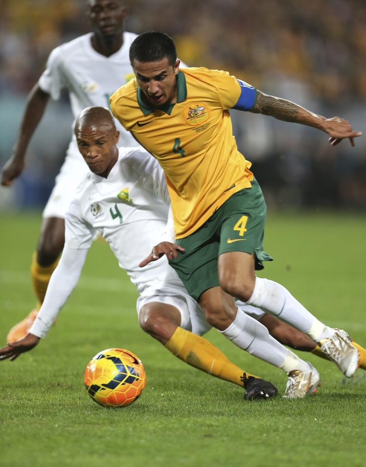 Stjernen. Tim Cahill (th) er Australiens vigtigste spiller. 