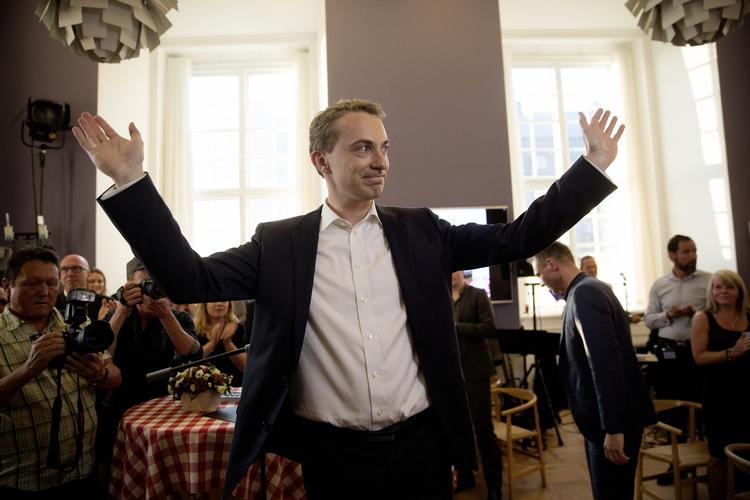 Rekord. Alle stemmer fra EP-parlamentsvalget er endnu ikke talt op, men det står fast, at DF's Morten Messerschmidt får flere stemmer end Poul Nyrup fik da han i 2004 satte rekord med 407.966 personlige stemmer. 