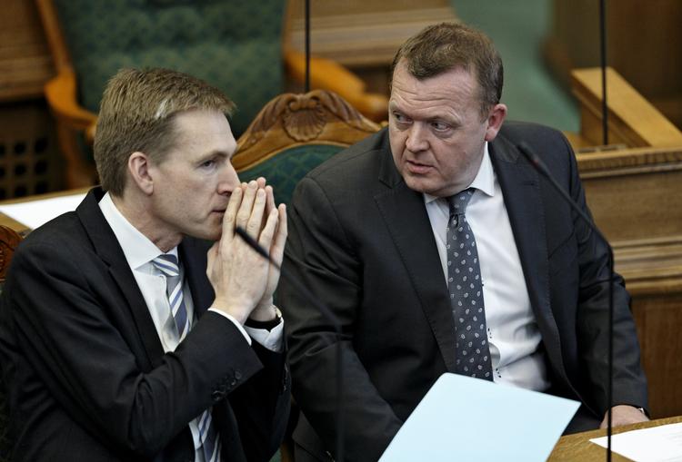 FREMTID. Dansk Folekpartis Kristian Thulesen Dahl (th) tør ikke sige, om Lars Løkke Rasmussen (V) også fra næste uge er den mand, han skal samarbejde tæt sammen med frem mod et valg. 