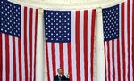 Den amerikanske præsident Barack Obama taler på en kirkegård I Arlington, Virginia i anledning af Memorial Day. Han opfordrer amerikanerne til at mindes de soldater, som er faldet i krig. 