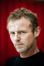 sællert. Jo Nesbø afslørede forleden over for Daily Express, at serien om den norske kaospilot og snushane Harry Hole måske ikke slutter med romanerne 'Genfærd' og 'Politi', som mange (både læsere og forlæggere) havde frygtet. 