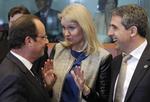 Afvisning. Den danske statsminister, Helle Thorning-Schmidt, afviste i aftes, at hun er kandidat til jobbet som formand for EU-kommissionen. Her er hun ved et andet EU-møde med Frankirgs præsident Francois Hollande (t.v.) og Bulgariens præsident Rosen Plevneliev. 
