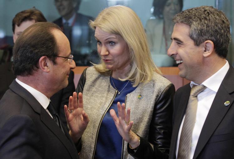 Afvisning. Den danske statsminister, Helle Thorning-Schmidt, afviste i aftes, at hun er kandidat til jobbet som formand for EU-kommissionen. Her er hun ved et andet EU-møde med Frankirgs præsident Francois Hollande (t.v.) og Bulgariens præsident Rosen Plevneliev. 