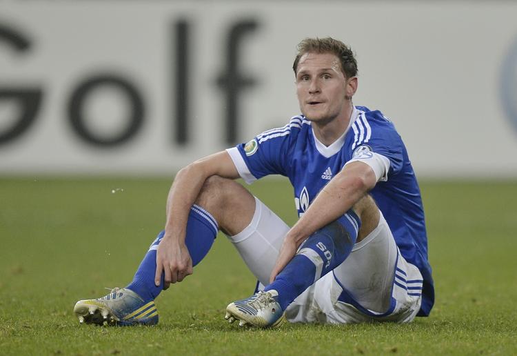 Medpassager. Hverken Benedikt Höwedes (billedet), holdkammeraten Julian Draxler eller de to motorsportsstjerner kom noget til i forbindelse med uheldet. 
