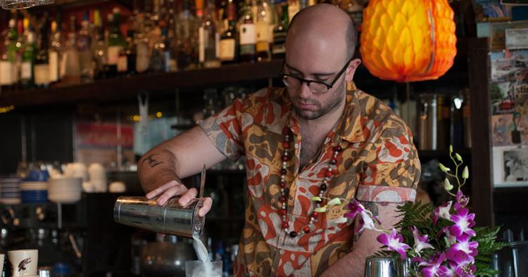 Værsgo. Red Hook-kvarteret i Brooklyn har transformeret sig fra gammelt og råt sømandskvarter til hipt samlingssted med gode barer, restauranter og gallerier. 