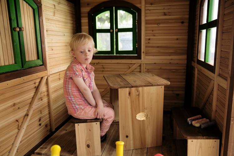 madlede. 3-årige Lærke spiste nærmest ikke de første to år af sit liv. Forældrene var desperate, men fik så hjælp af specialpædagog Dorte Bordal til blandt andet at blive mere afslappede omkring måltiderne. I dag spiser Lærke langt mere og er begyndt at tage på. 