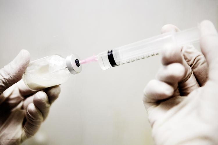 Behandling. Udgifter til medicin på sygehusene vil sætte rekord næste år med et samlet beløb på omkring otte milliarder kroner. (arkivfoto) 