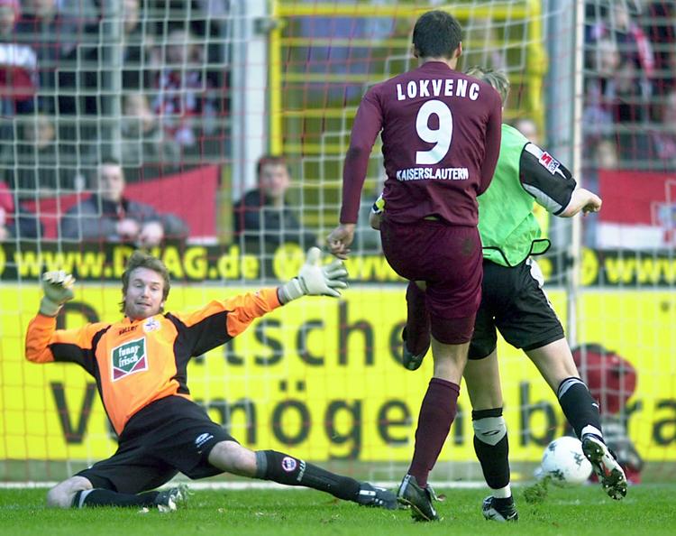 Bundesliga. Thomas Cichon (i grønt) spillede ni sæsoner for FC Køln - her i en kamp mod Kaiserslautern. 