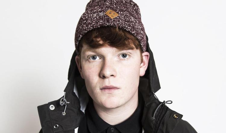 Rødglødende. Karl William er en af nye, markante stemmer på den danske r'n'b-scenen, der ikke er bange for at sætte sig selv og sin musik på spil. 