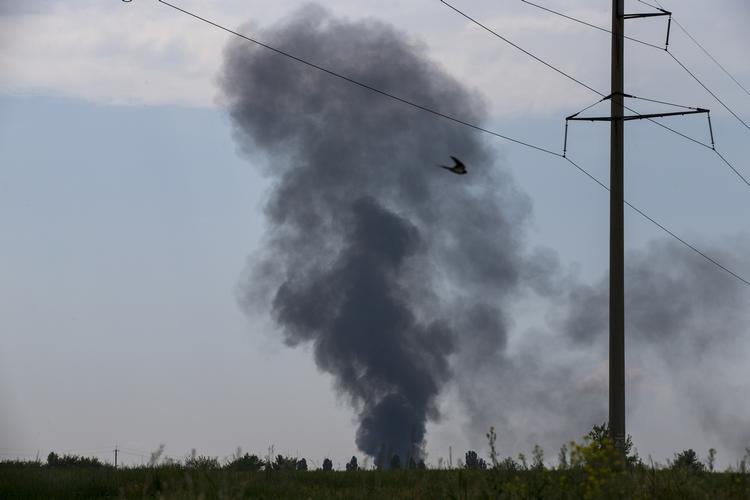 Angreb. Adskillige ukrainske soldater blev i går dræbt, da det lykkedes seperatister at skyde en helikopter ned. 