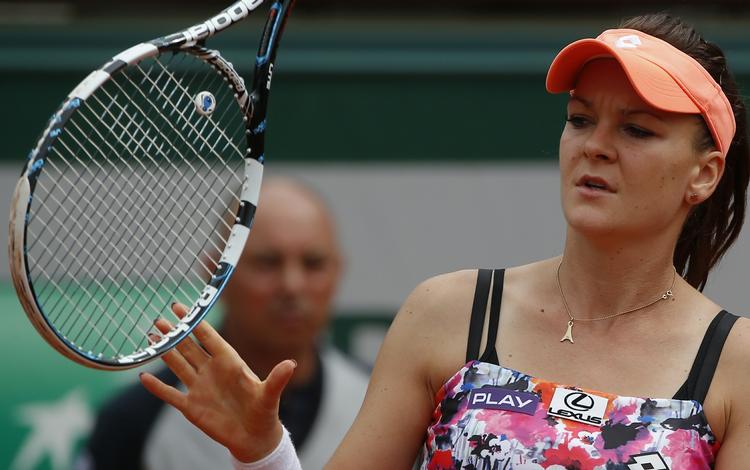 UDE. To sæt mod en useedet kroat, så var også Agnieszka Radwanska færdig ved French Open. 