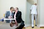 LGBT. I Øksnehallen på Vesterbro udstiller anerkendte pressefotografer de billeder, som har rørt dem mest med udstillingen 'Personal Projects'. Her er det et billede af den danske fotograf Mads Nissen fra hans serie om homofobi i Rusland. 