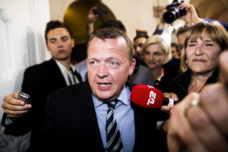 UDBRUD. To medlemmer af Ventres forretningsudvalg melder i dag klart ud: Lars Løkke Rasmussen må trække sig fra formandsposten. (arkivfoto) 