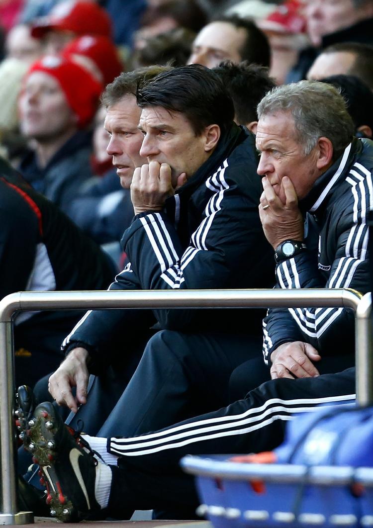opbakning. Morten Wieghorst (tv) og Michael Laudrup (midt) arbejdede sammen om trænergerningen i Swansea. 