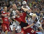 brydekamp. Kiel og Veszprem kæmpede længe en lige kamp, indtil tyske kontraløb afgjorde opgøret om adgang til CL-finalen. 