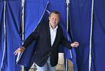 Humørskifte. Lars Løkke Rasmussen havde smil på læberne frem, da han stemte sidste weekend. Senere på aftenen var humøret en helt andet. 