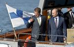 NABOER. Finlands præsident Sauli Niinistö har her officielt besøg af sin russiske kollega Vladimir Putin. Nu åbner finnerne for en debat om Finlands eventuelle tilslutning til nato - noget, russerne ikke er helt tilfredse med. 