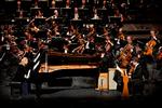 Tangenter. Almindeligt koncertflygel og syntetisk ondes martenot spillede hovedroller i opførelsen i Operaen fredag. Foto: Jacob Ehrbahn 