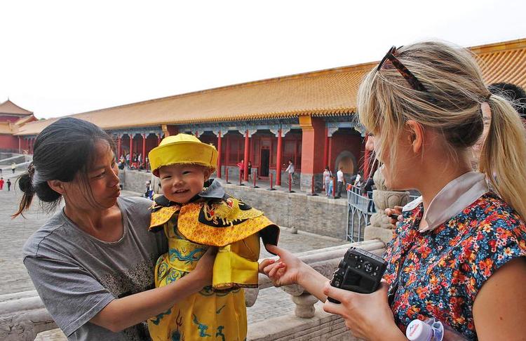 se. Sørg for at komme rundt i det land, du læser i, lyder rådet fra Ida Rasmussen Züricho. Foto: Maria Bruun Schmidt 