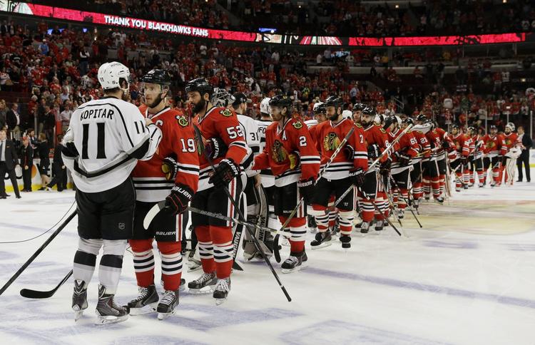 Nederlag. Chicago Blackhawks (i røde trøjer, red.) tabte den syvende og afgørende NHL-semifinalekamp mod Los Angeles Kings. 