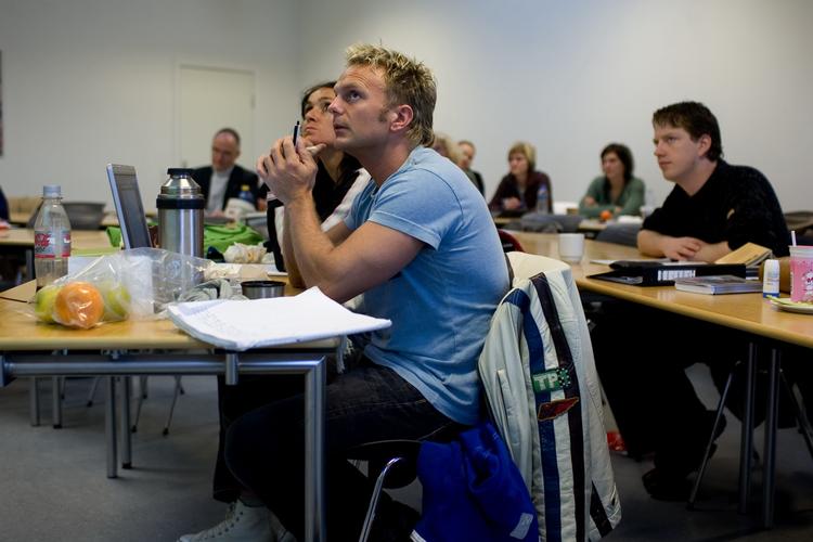 Optagelse. Syddansk Universitet vil i 2017 optage 25 procent af de studerende via optagelsessamtaler, og på sigt er ambitionen at optage samtlige ansøgere efter en samtale. 