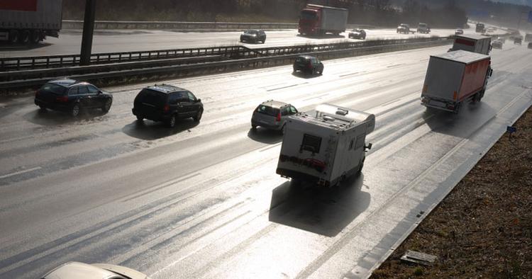 Fartkontrol. Danskere på bilferie i Europa kan se frem til at skulle betale for trafikforseelser. Hidtil har man i mange tilfælde kunnet sno sig uden om. 
