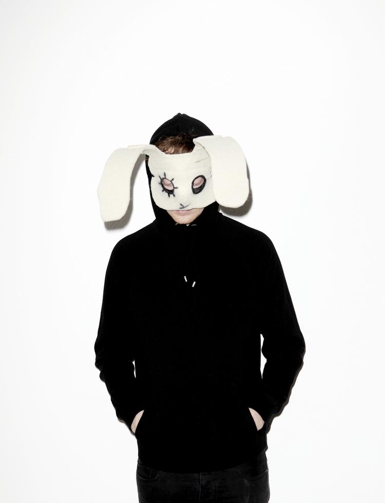 Horrorpop. Sleep Party People er Brian Batz soloprojekt. 