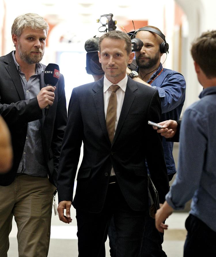 Kronprinsen. Næstformand Kristian Jensen udtrykte efter gruppemødet sin støtte til Lars Løkke Rasmussen og opfordrede samtidig alle V-medlemmer til at holde kritikken internt. 