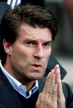 klubjagt. Michael Laudrup blev fyret i Swansea City i februar efter en række mindre gode resultater. 