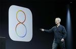 PLAGIAT. Apples nye styresystem til iPhone og iPad, iOS8, anklages nu for at have hentet lidt for meget inspiration hos bl.a. Android, WhatsApp og Snapchat. (Foto: AP Photo/Jeff Chiu) 