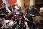 Fokus. Presseopbuddet var enormt ved Venstres gruppemøde forleden. Lars Løkke Rasmussens bilagssag har fået Venstre til at dykke markant i meningsmålingerne. (arkivfoto) 
