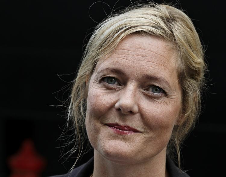 Skifte. Mette Wolf overtager direktørposten på Nørrebro Teater efter Kitte Wagner. Hun vil arbejde ud fra nøgleordene "fortsættelse og fornyelse". 