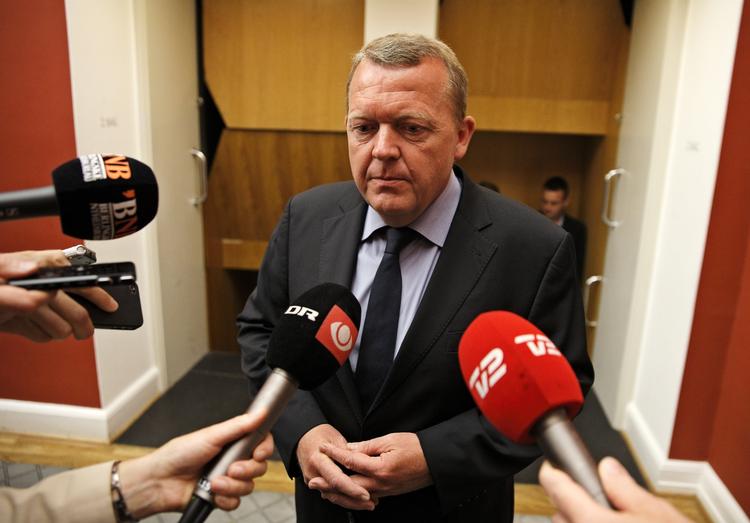 Politik. Lars Løkke Rasmussen  vil senere i dag trække sig som Venstres formand, vurderer flere politiske redaktører. 