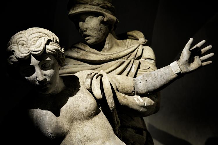 Indvielse. Efter at have have været lukket for offentligheden i århundreder er Christian d. 4. Bryghus nu åbnet som 'Kongernes Lapidarium. Det ny museum blev indviet af kulturminister Marianne Jelved og Dronning Margrethe tirsdag 3. juni. Fra onsdag 4. juni er alle velkomne i bygningen fra 1608. 