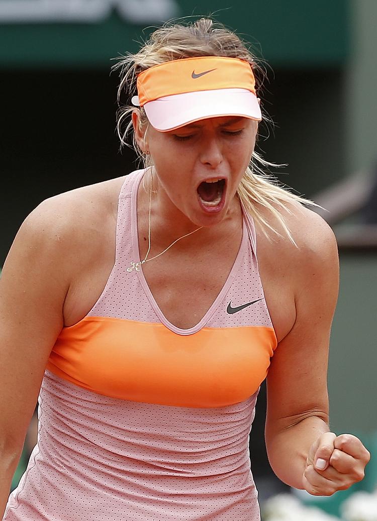 Comeback. Sharapova kom først på tavlen ved 1-4 i 1. sæt. Mn så var hun også i gang. 