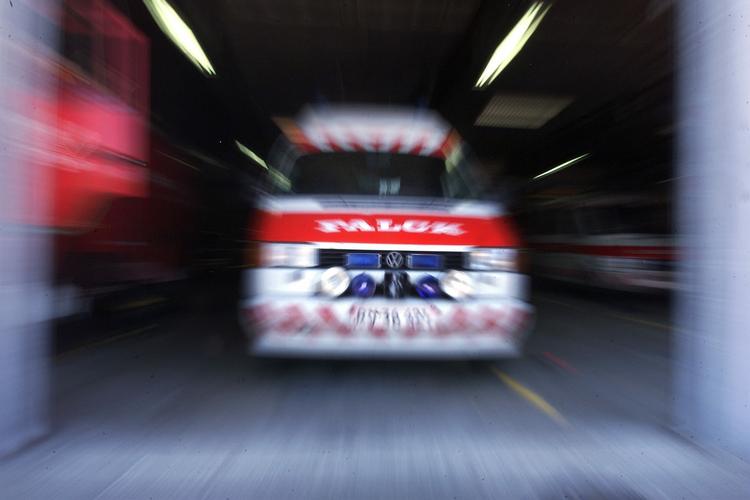 teori. Viser det sig, at teorien holder stik, kan det tage op til fem år, inden hjertestop-patienter på andre hospitaler end Rigshospitalet bliver behandlet med lungemedicin. 