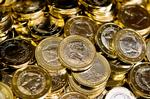 valutaklub. Euroen blev indført 1. januar 1999 i 11 EU-lande. Danmark og Storbritannien er de eneste lande, hvor befolkningen decideret har stemt nej til at indføre valutaen. 
