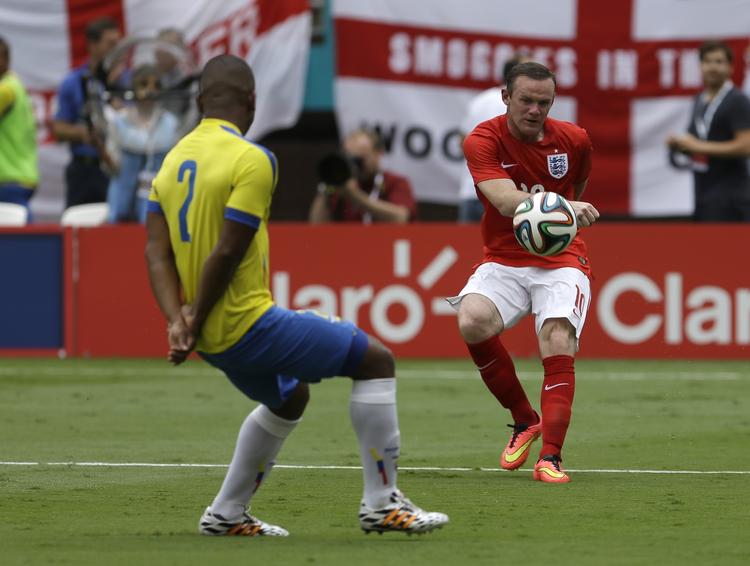 2-2. I Miami scorede Wayne Rooney sit mål nummer 39 for England, der mødte Ecuador. 