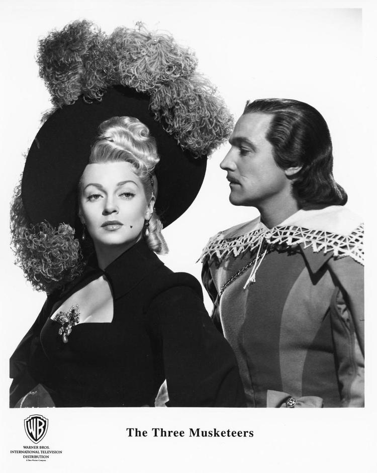 flamboyant. I 1948 spillede Gene Kelly d’Artagnan, og Lana Turner var den fatale Milady de Winter i 'De tre musketerer'. Det er ikke mindst Hollywoods fortjeneste, at musketerlivet er blevet fremstillet en kende mere flamboyant, end det måske var i virkeligheden. Foto: Warner Bros. 