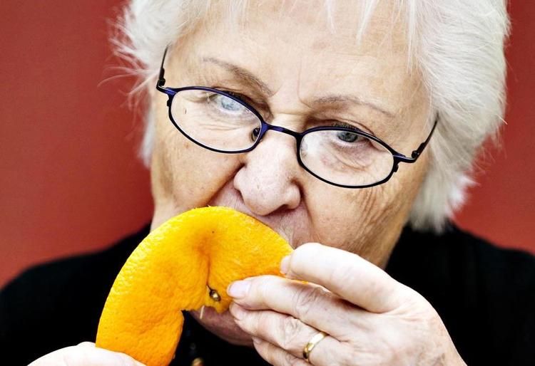 Sjældenhed. Tidligere madskribent for Alt for Damerne, Inge Lotz, fortæller om dengang appelsiner og bananer var sjældne eksotiske frugter. 