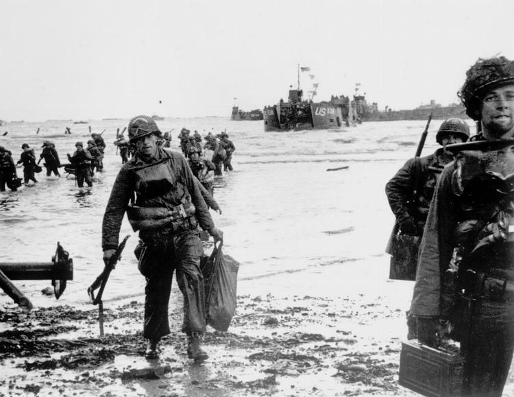 D-dag. I Carl Otto Dethlefsen fine lille dokumentar, giver fire af de endnu overlevende danske sømænd deres version af begivenhederne på den franske kyst. 