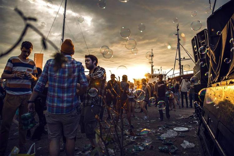 Distortion. Der var travlt, da Distortions nattefest fredag ramte Klatrehallen på Refshaleøen. 