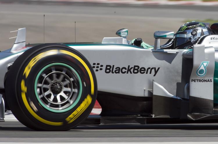 I Q3, hvor der skulle kæmpes om pole position, var den VM-førende Nico Rosberg (Mercedes) bedst med tiden 1.14,874 minutter. Tyskeren starter som etter lige foran Hamilton. 