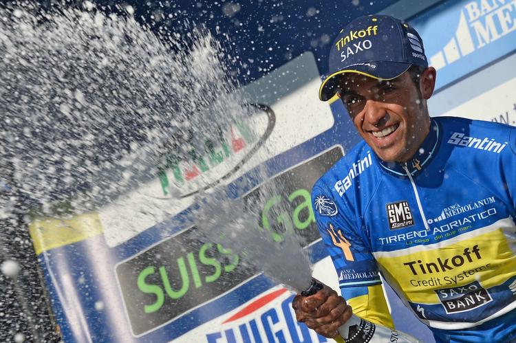 Succes. Foråret har budt på to førstepladser og to andenpladser i de fire etapeløb, som Alberto Contador har kørt. Her jubler han efter en etape i Tirreno-Adriatico. 