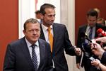 2'er. Kristian Jensen står stadig bag Lars Løkke Rasmussen - i mere end én forstand. 