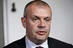 Løndumpning. Bjarne Corydon vil have svar fra SAS om brugen af billig arbejdskraft. 