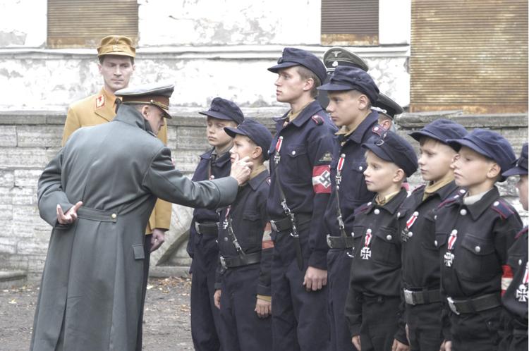NUL EMPATI. Trods Hitlers manglende medfølelse med andre, gør filmen 'Der Untergang' det muligt at skimte mennesket bag monstret. Foto fra Filmen 