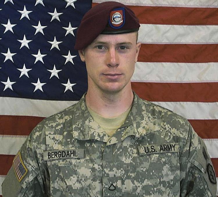 Fangeudveksling. Bowe Bergdahl er en af de mest omtalte amerikanere i disse dag. Han blev løsladt af Taleban 31. maj og befinder sig lige nu på et amerikansk militærhospital i Tyskland, hvor han skal komme sig efter næsten fem års fangenskab. 