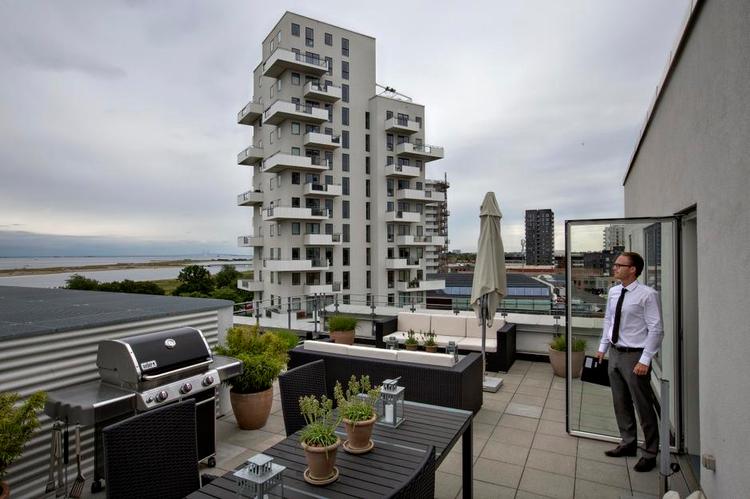 Amager Strand. »For få år siden var det en tommelfingerregel blandt ejendomsmæglere, at man næsten ikke kunne sælge et hus på Amager til mere end 4 millioner kroner. Sådan er det bestemt ikke mere«, siger ejendomsmægler Thomas Enevold fra Danbolig Amager Strand. 