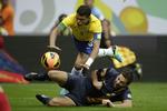 X-faktor. Med blot 46 landskampe på sit cv er Brasiliens anfører Thiago Silva en af VM-slutrundens mindst rutinerede kaptajner. Til gengæld har træner Scolari 118 landskampe på sit cv som træner for Brasilien og Portugal. 